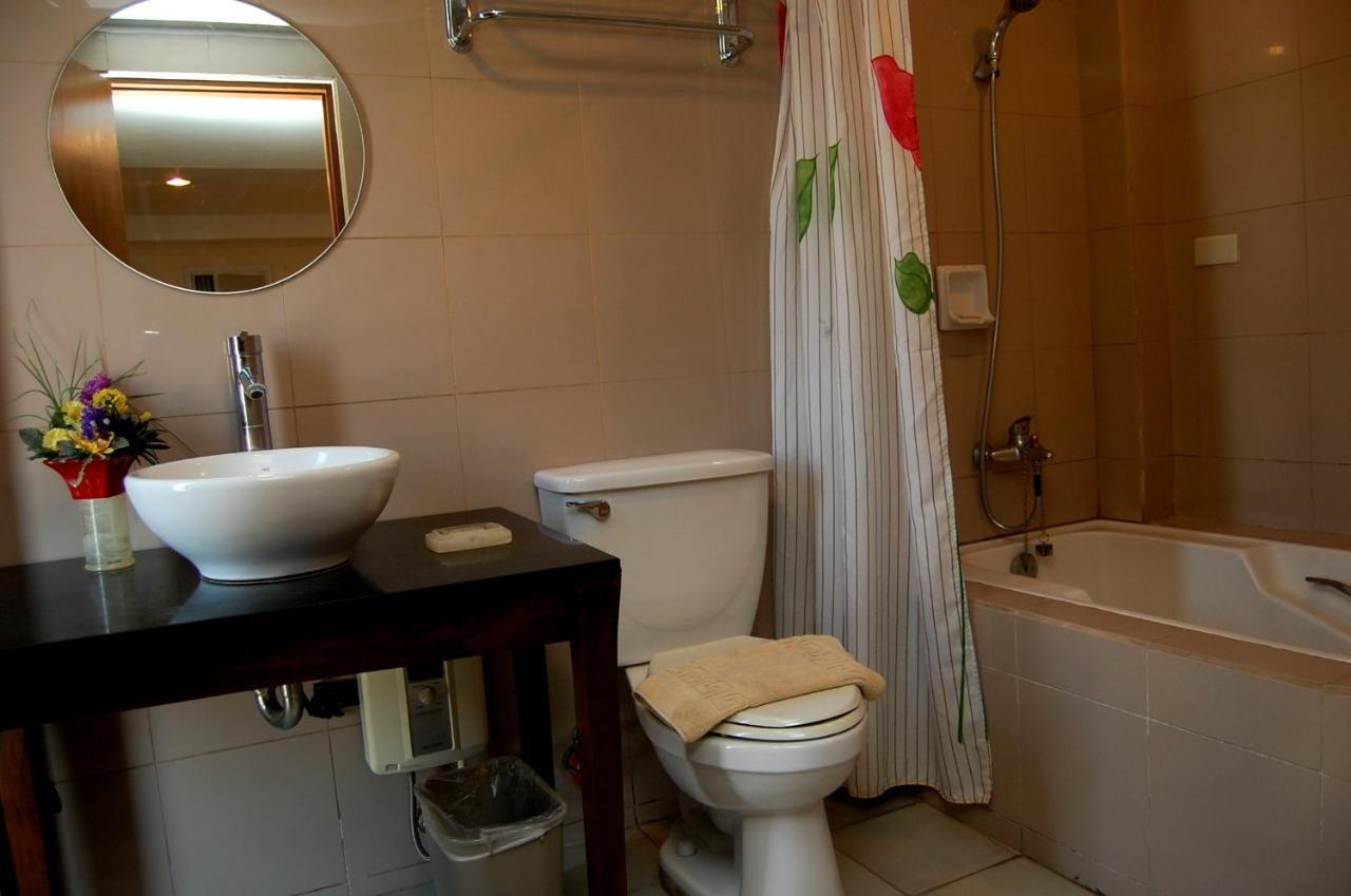 Isabel Suites Laoag Habitación foto